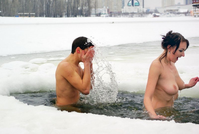 Фото: Голые женщины в проруби