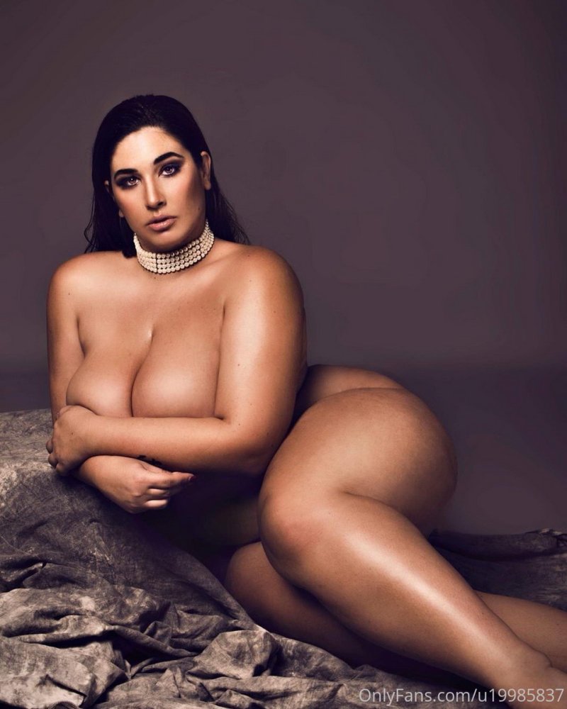 Фото: Наталия лозано модель plus size