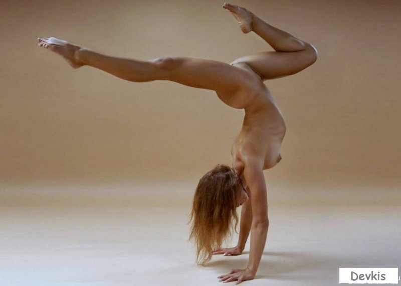 Фото: Naked gymnast балерина ирина