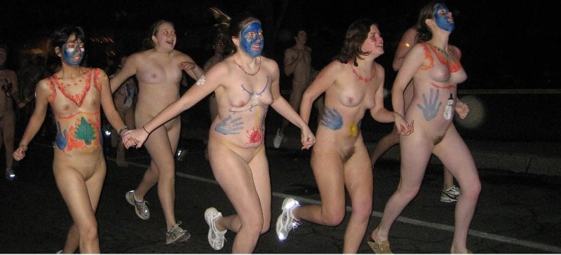 Развлечения голых женщин