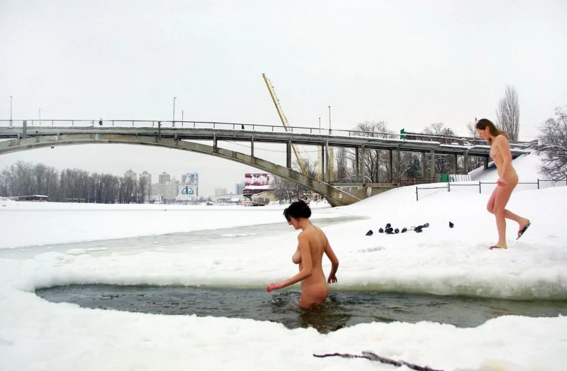 Фото: Купание женщин голышом