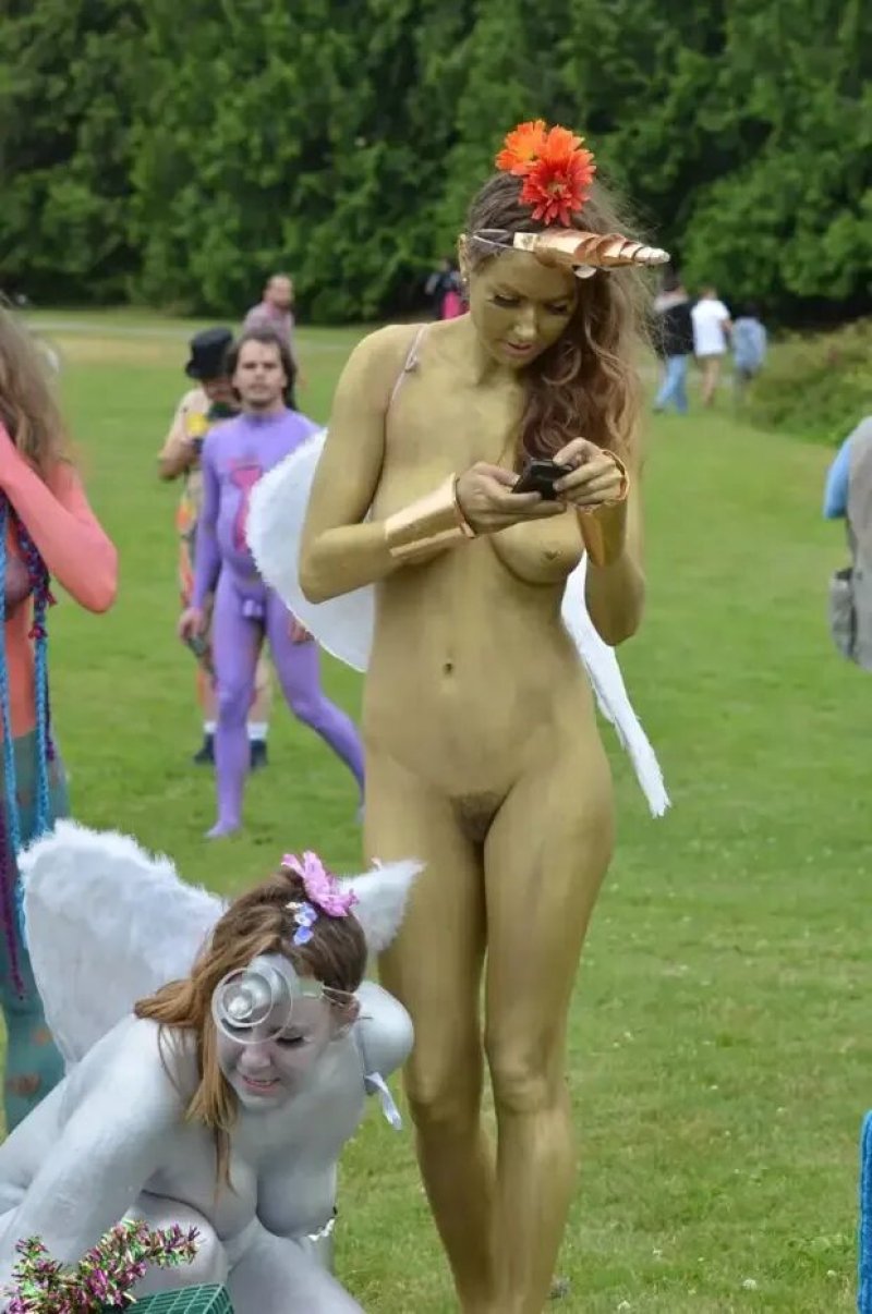 Фестиваль голых