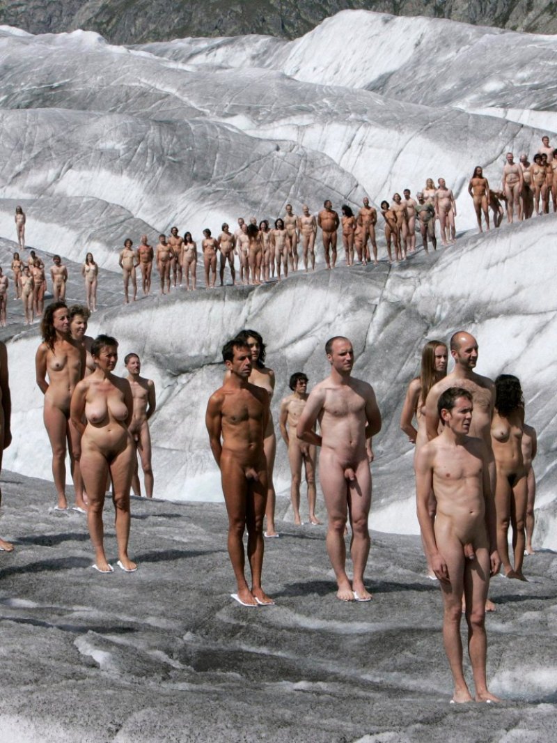 Фото: Голая массовка spencer tunick