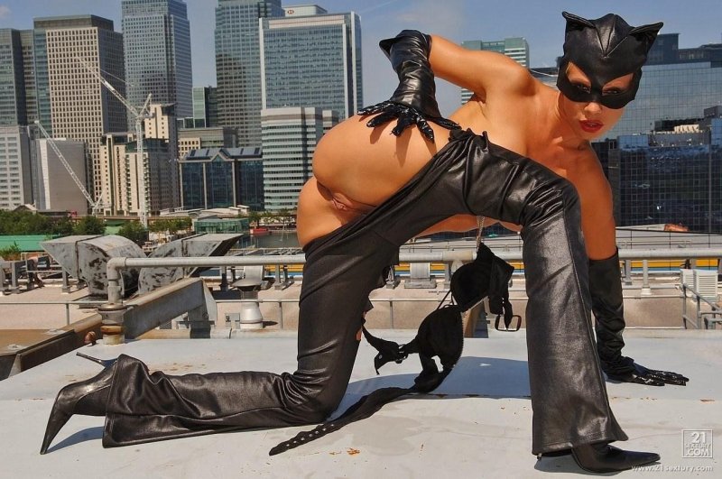 Холли берри женщина кошка