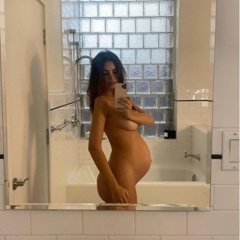 Эмили ратажковски голая беременная