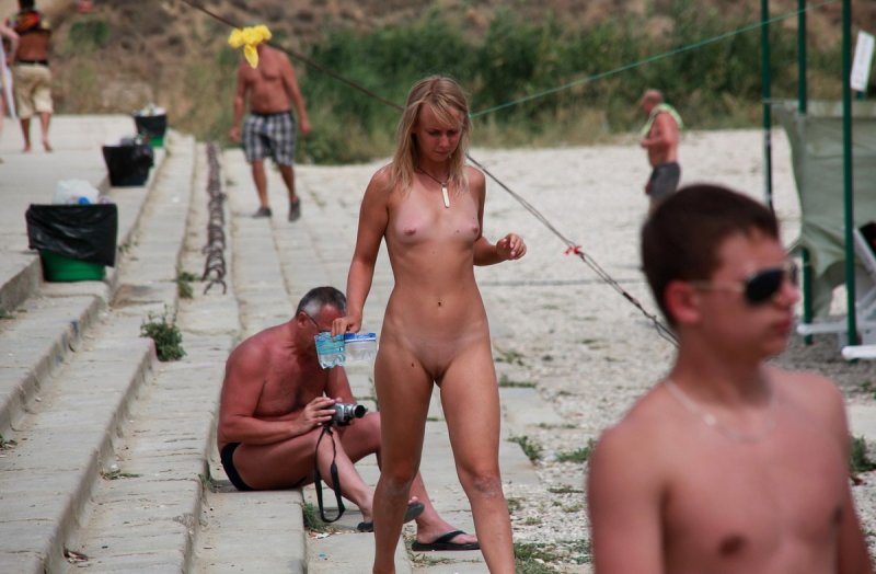 Голые на пляжи