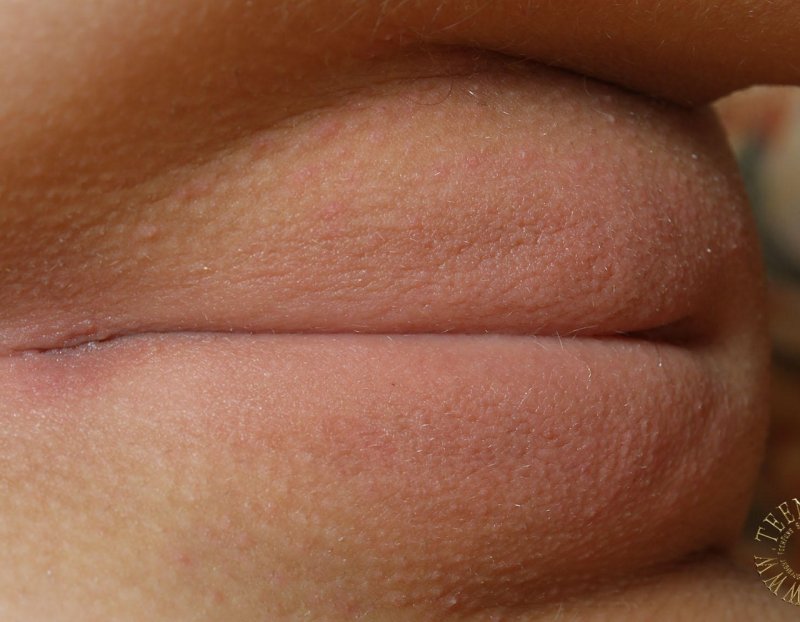 Красивая вагина персик