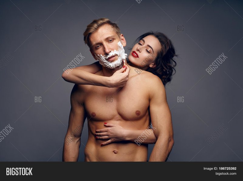 Мужчина и женщина бритя
