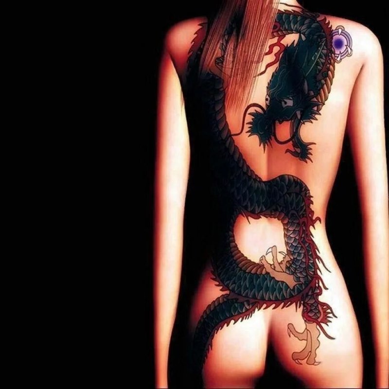 Тату дракона для девушек
