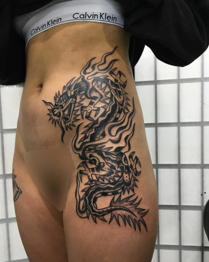 Тату дракона для девушек
