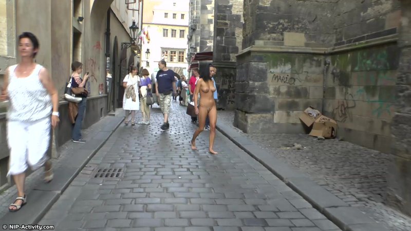 Голые на публике