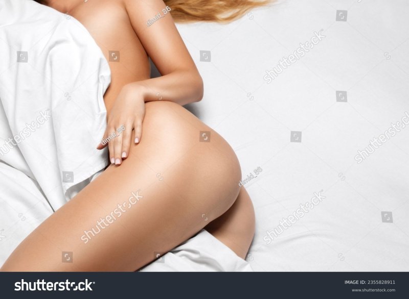 Голые блондинка