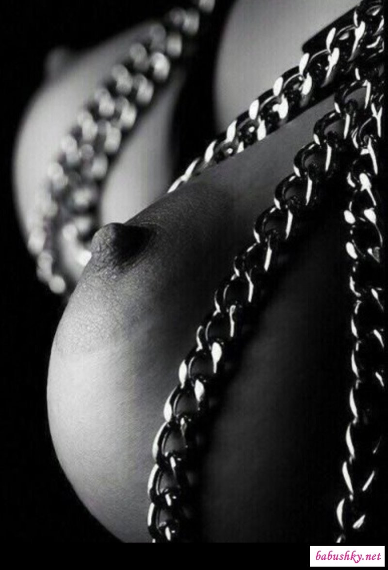 Эротичные девушки в цепях