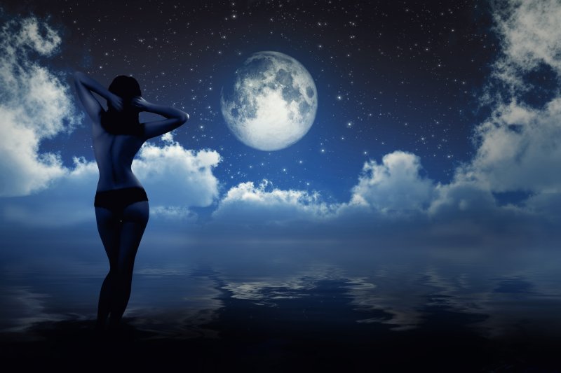 Девушка луна