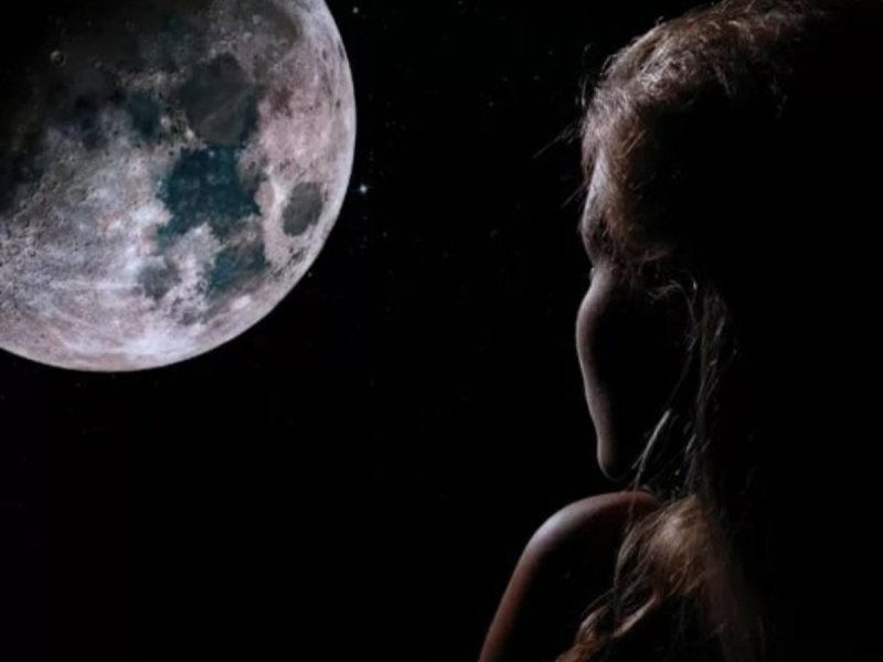Луна девушка