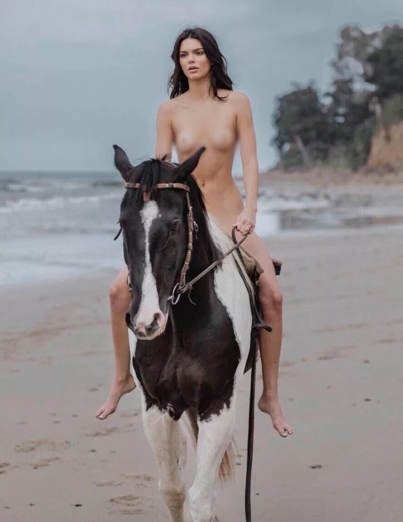 Кендалл дженнер голая